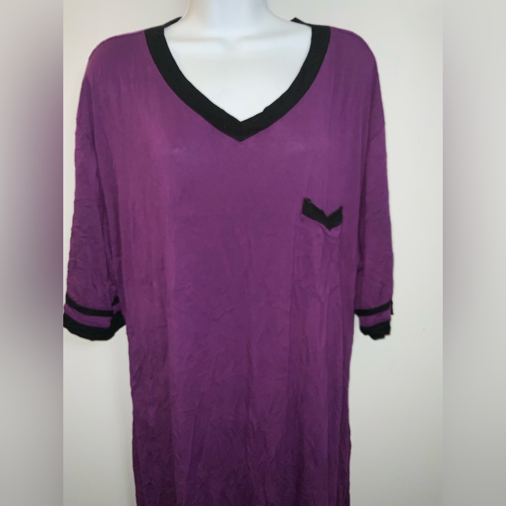 Preloved Ladies Purple V-Neck Knee-Length Nightgown w/ Black Trim Sz XL